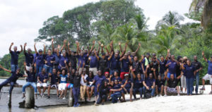 PHOTO DE GROUPE POUR LA TEAM BUILDING COMAFRIQUE TECHNOLOGIES
