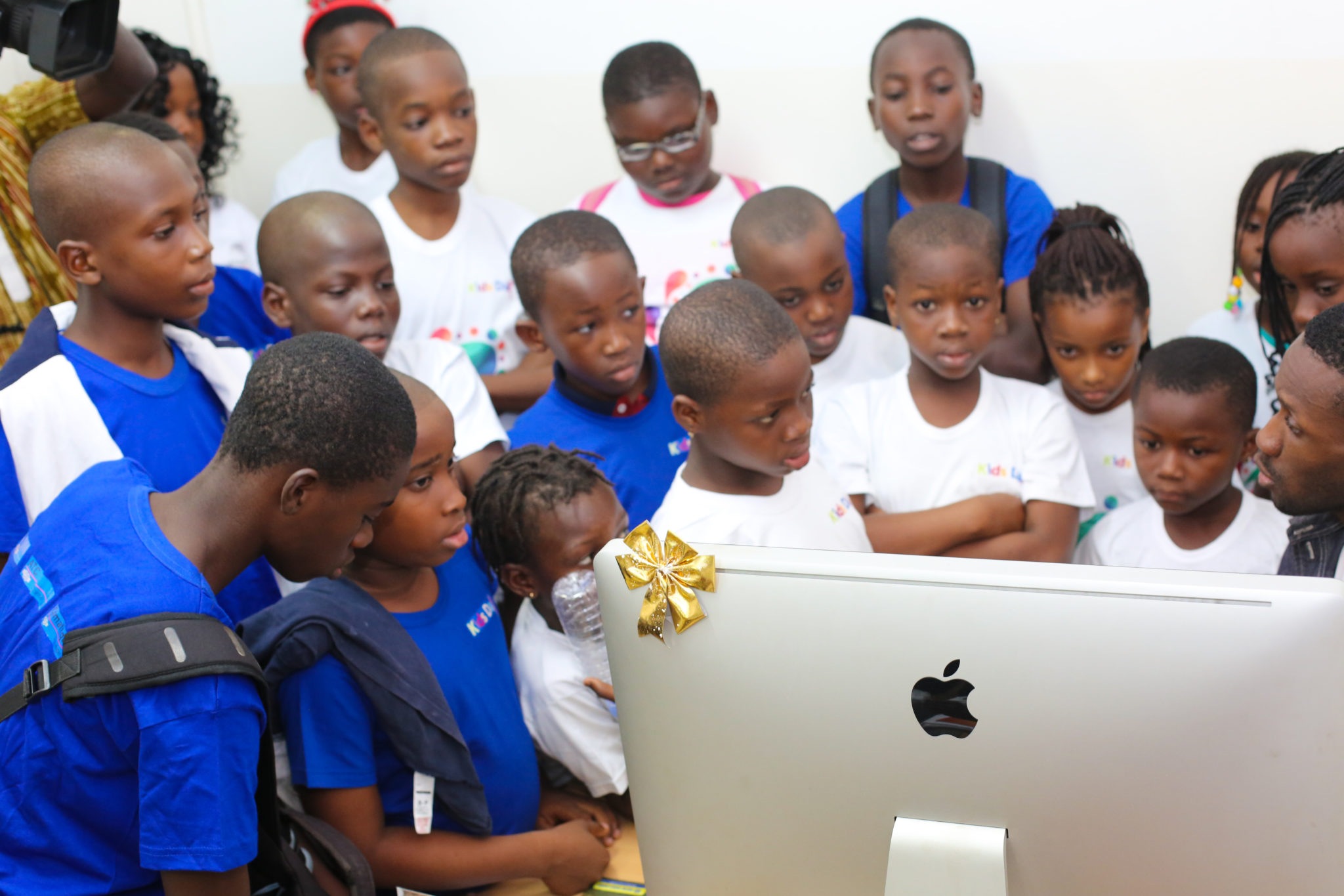 ECHANGE ENTRE LES ENFANTS ET L'INFOGRAPHISTE